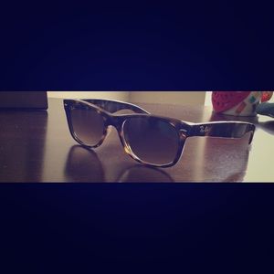 Ray Ban “New Wayfarer” sunglasses